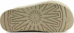 UGG Pantoffels Dames Sloffen / Instappers - Canvas - Harde Zool - Dichte Hiel - 1135132 - Gebroken Wit - Maat 39 15 UGG Pantoffels Dames Sloffen / Instappers - Canvas - Harde Zool - Dichte Hiel - 1135132 - Gebroken Wit - Maat 39 -dames-schoenen Verkoop 550x244