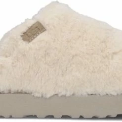UGG Pantoffels Dames Sloffen / Instappers - Canvas - Harde Zool - Dichte Hiel - 1135132 - Gebroken Wit - Maat 39 20 UGG Pantoffels Dames Sloffen / Instappers - Canvas - Harde Zool - Dichte Hiel - 1135132 - Gebroken Wit - Maat 39 -dames-schoenen Verkoop 550x273