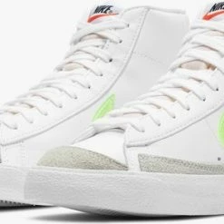 Nike Blazer Mid '77 Ess White Volt - Sneakers - Dames - Maat 36.5 - Wit -dames-schoenen Verkoop 550x294 5
