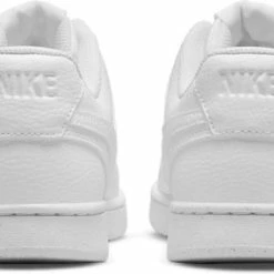 Nike Sneakers - Maat 39 - Vrouwen - Wit -dames-schoenen Verkoop 550x347 2