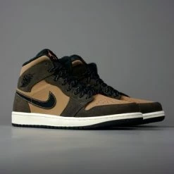 Nike Air Jordan 1 Mid SE Dark Chocolate DC7294-200 Maat 44 Bruin -dames-schoenen Verkoop 550x366 110
