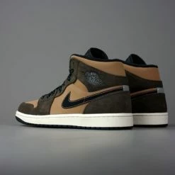 Nike Air Jordan 1 Mid SE Dark Chocolate DC7294-200 Maat 44 Bruin -dames-schoenen Verkoop 550x366 112
