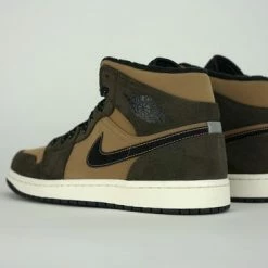 Nike Air Jordan 1 Mid SE Dark Chocolate DC7294-200 Maat 44 Bruin -dames-schoenen Verkoop 550x366 119