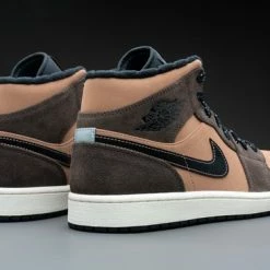 Nike Air Jordan 1 Mid SE Dark Chocolate DC7294-200 Maat 44 Bruin -dames-schoenen Verkoop 550x366 122