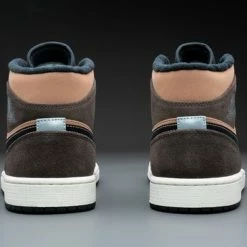 Nike Air Jordan 1 Mid SE Dark Chocolate DC7294-200 Maat 44 Bruin -dames-schoenen Verkoop 550x366 127