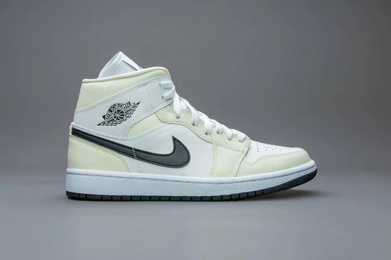 Nike Air Jordan 1 Mid Coconut Milk (W) BQ6472-121 Maat 41 Kleur Als Op Foto 2 Nike Air Jordan 1 Mid Coconut Milk (W) BQ6472-121 Maat 41 Kleur Als Op Foto - Afbeelding 2