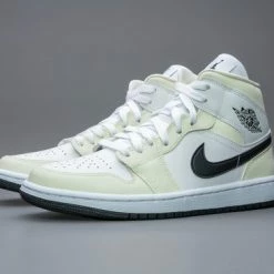 Nike Air Jordan 1 Mid Coconut Milk (W) BQ6472-121 Maat 41 Kleur Als Op Foto 11 Nike Air Jordan 1 Mid Coconut Milk (W) BQ6472-121 Maat 41 Kleur Als Op Foto -dames-schoenen Verkoop 550x366 133