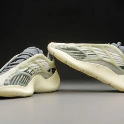 Adidas Yeezy 700 V3 Fade Salt ID1674 Maat 38 2/3 Kleur Als Op Foto -dames-schoenen Verkoop 550x366 135