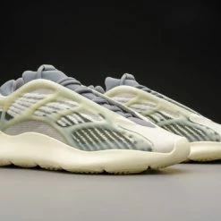 Adidas Yeezy 700 V3 Fade Salt ID1674 Maat 38 2/3 Kleur Als Op Foto -dames-schoenen Verkoop 550x366 142