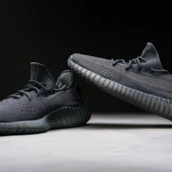 Adidas Yeezy Boost 350 V2 Onyx HQ4540 Maat 41 1/3 Kleur Als Op Foto -dames-schoenen Verkoop 550x366 177