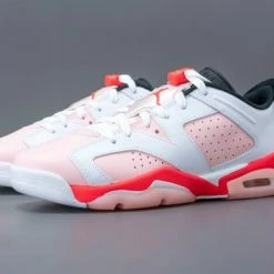 Nike Air Jordan 6 Retro Low Atmosphere (GS) 768878-102 Maat 39 Kleur Als Op Foto -dames-schoenen Verkoop 550x366 182