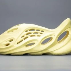 Adidas Yeezy Foam Runner Sulfur GV6775 Maat 39 Kleur Als Op Foto -dames-schoenen Verkoop 550x366 28