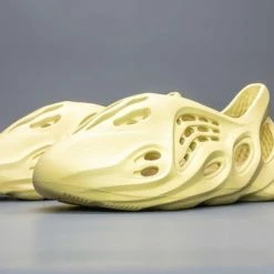 Adidas Yeezy Foam Runner Sulfur GV6775 Maat 39 Kleur Als Op Foto -dames-schoenen Verkoop 550x366 29