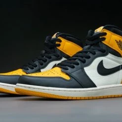 Nike Air Jordan 1 Retro High OG Yellow Toe 555088-711 Maat 43 GEEL 15 Nike Air Jordan 1 Retro High OG Yellow Toe 555088-711 Maat 43 GEEL -dames-schoenen Verkoop 550x366 37