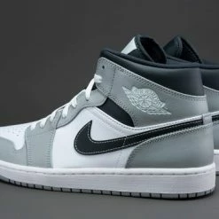 Nike Air Jordan 1 Mid Light Smoke Grey Anthracite 554724-078 Maat 40 Grijs 16 Nike Air Jordan 1 Mid Light Smoke Grey Anthracite 554724-078 Maat 40 Grijs -dames-schoenen Verkoop 550x366 62