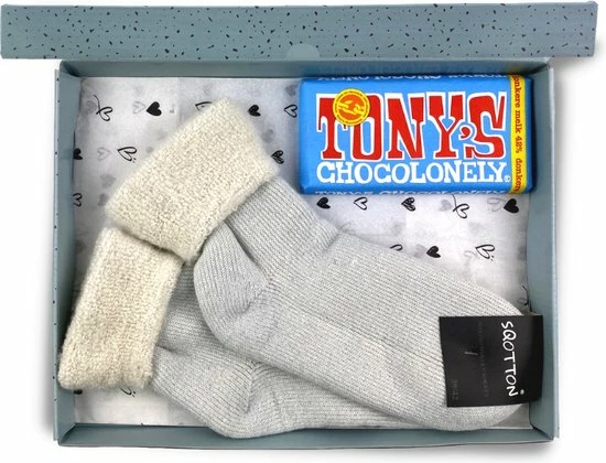 SQOTTON Merino Wollen Huissok Met Chocolade - Cadeaupakket - Giftset - Geschenkset - Blauw - Maat 35-38 1 SQOTTON Merino Wollen Huissok Met Chocolade - Cadeaupakket - Giftset - Geschenkset - Blauw - Maat 35-38