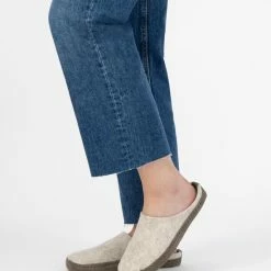 Travelin' Get-Home Dames Slip-On Sloffen - Wollen Pantoffels - Suede Zool - Zand Beige - Maat 38 17 Travelin' Get-Home Dames Slip-On Sloffen - Wollen Pantoffels - Suede Zool - Zand Beige - Maat 38 -dames-schoenen Verkoop 550x602 6