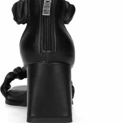 Sacha - Dames - Zwarte Sandalen Met Geplooide Details - Maat 39 -dames-schoenen Verkoop 550x633 1