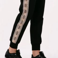 Calvin Klein Retro Runner 4 Lage Sneakers - Dames - Zwart - Maat 38 20 Calvin Klein Retro Runner 4 Lage Sneakers - Dames - Zwart - Maat 38 -dames-schoenen Verkoop 550x739 2