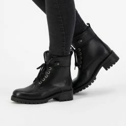 Travelin' Stugun Dames Enkellaarzen - Leren Veterboot - Zwart Leer - Maat 43 -dames-schoenen Verkoop 550x793